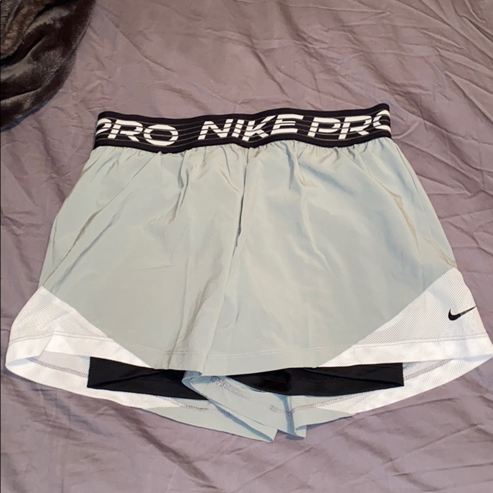 NWOT Nike pro women’s small running short